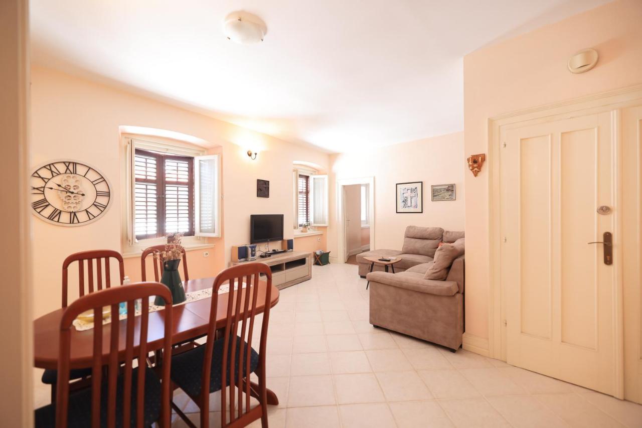 Two Bedroom Apartment In City Center Igor ザダル エクステリア 写真