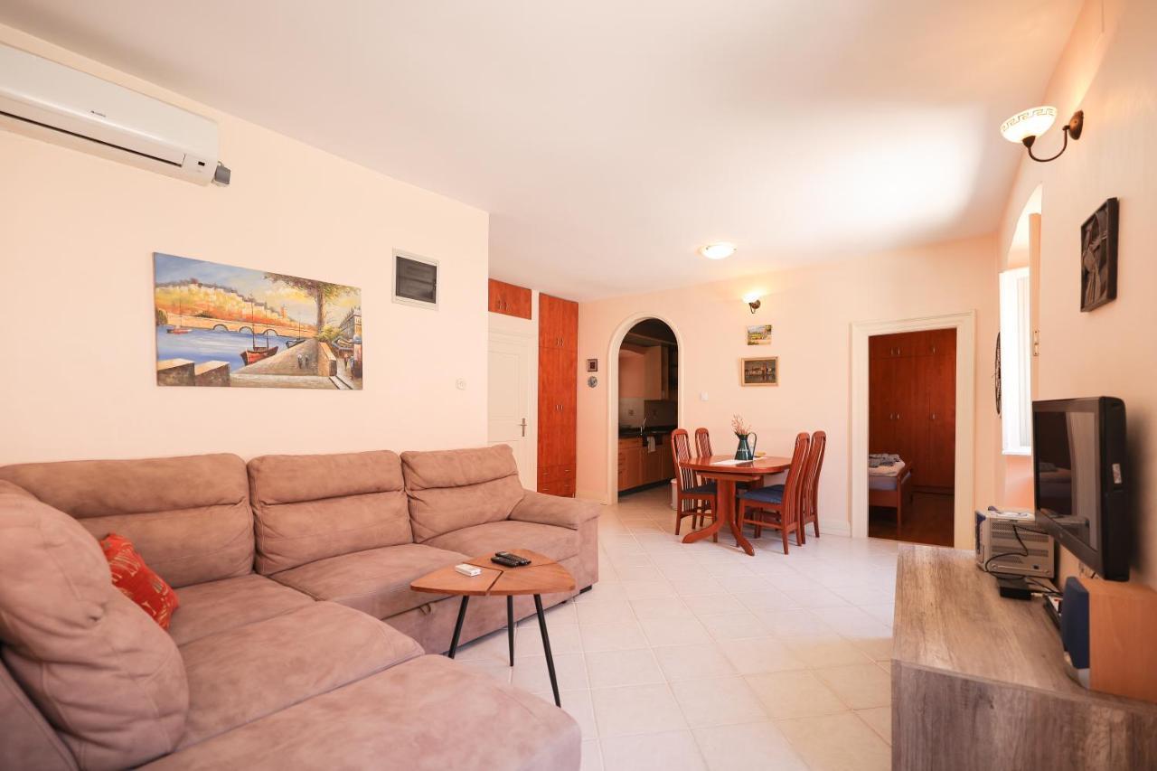 Two Bedroom Apartment In City Center Igor ザダル エクステリア 写真
