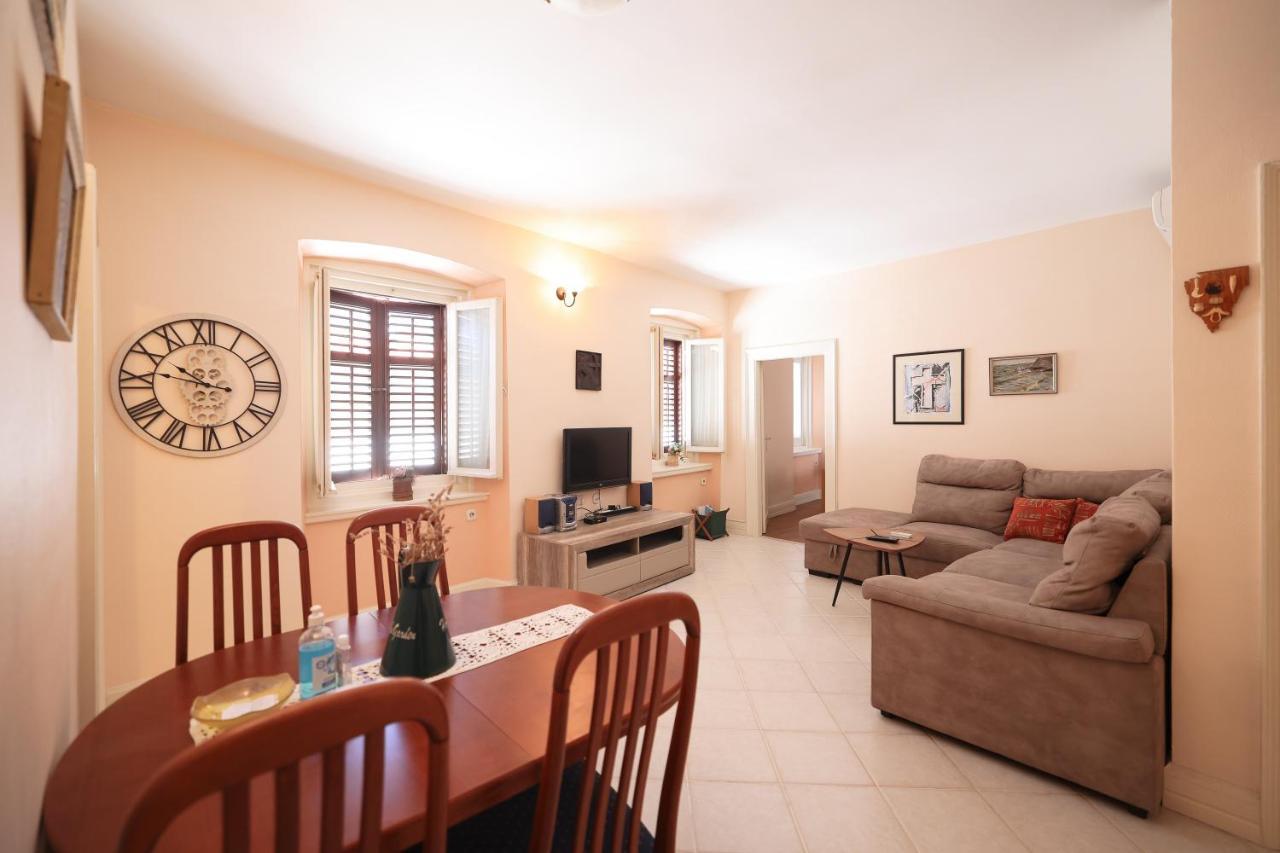Two Bedroom Apartment In City Center Igor ザダル エクステリア 写真