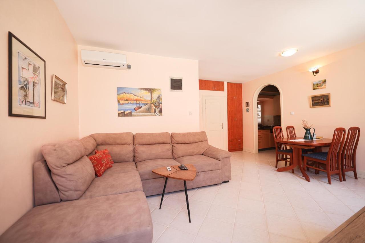 Two Bedroom Apartment In City Center Igor ザダル エクステリア 写真